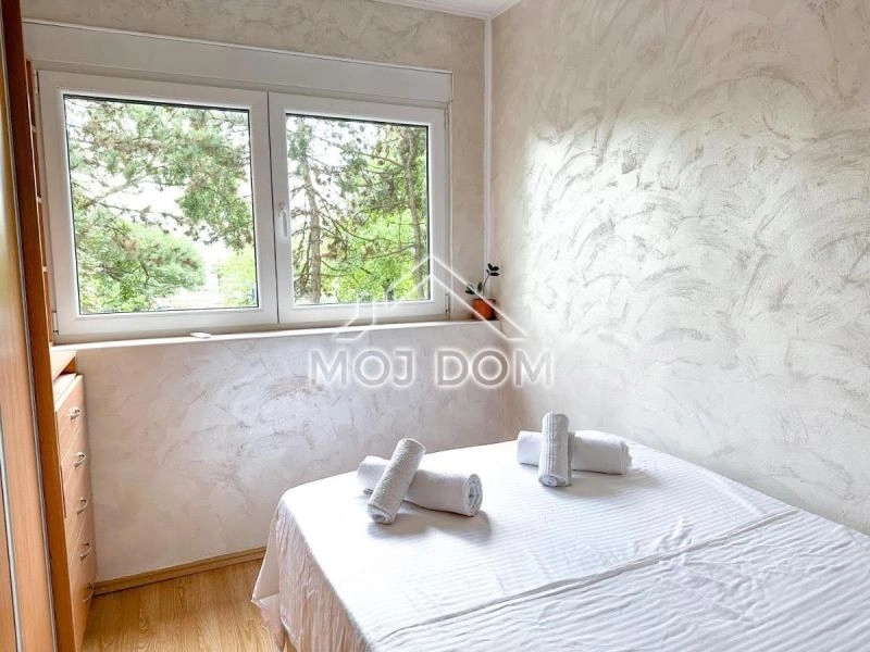Namjesten-dvosoban-stan-u-Bloku-V-Podgorica-9 Izdavanje: Dvosoban stan 60 m² – Blok 5, Podgorica — fotografija 10