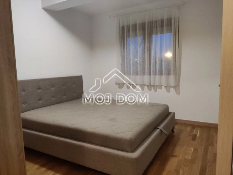 Namjesten-dvosoban-stan-u-Centru-Podgorica-3 Namješten dvosoban stan u Centru, Podgorica — fotografija 4