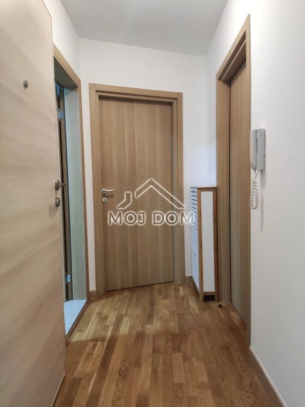 Namjesten-dvosoban-stan-u-Centru-Podgorica-4 Namješten dvosoban stan u Centru, Podgorica — fotografija 5