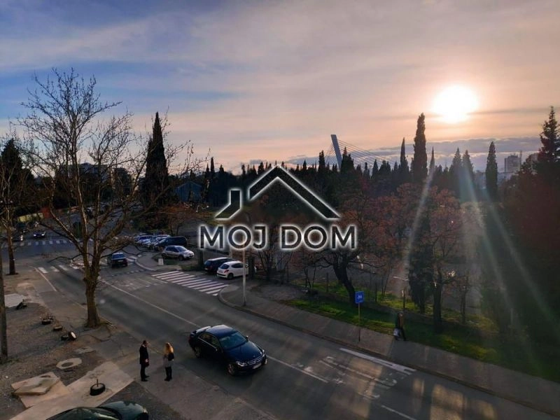 Namjesten-dvosoban-stan-u-Centru-Podgorica-7 Namješten dvosoban stan u Centru, Podgorica — fotografija 8