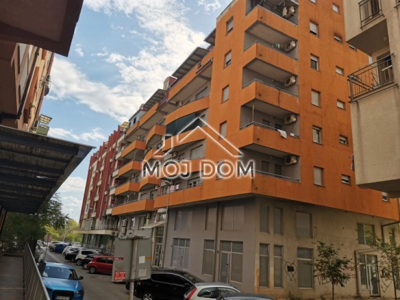 Namješten dvosoban stan u Podgorici