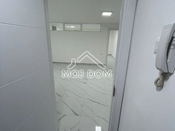 Poslovni prostor 45 m² u centru Podgorice — fotografija 6