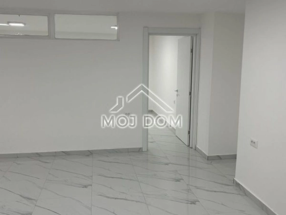 Poslovni prostor 45 m² u centru Podgorice — fotografija 7