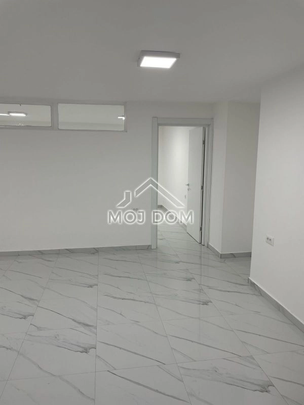 Poslovni-prostor-45-m²-u-Centru-Podgorica-6 Poslovni prostor 45 m² u centru Podgorice — fotografija 7