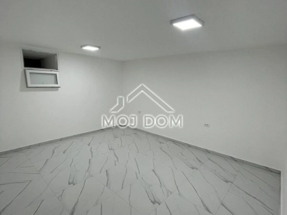 Poslovni prostor 45 m² u centru Podgorice — fotografija 8