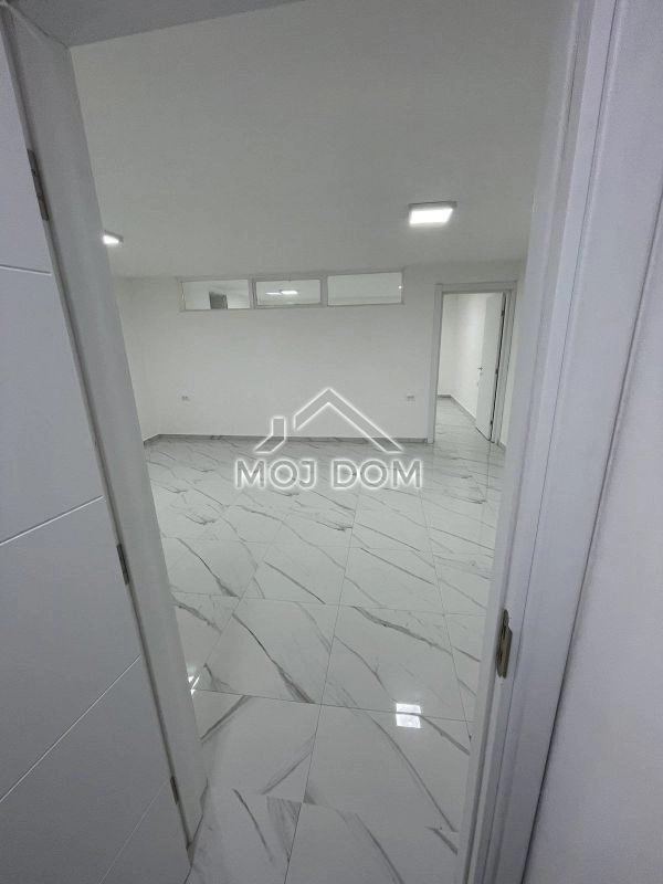 Poslovni-prostor-45-m²-u-Centru-Podgorica-8 Poslovni prostor 45 m² u centru Podgorice — fotografija 9