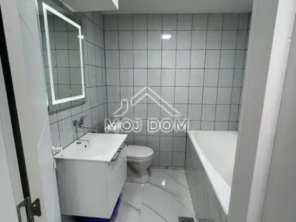 Poslovni prostor 45 m² u centru Podgorice — fotografija 10