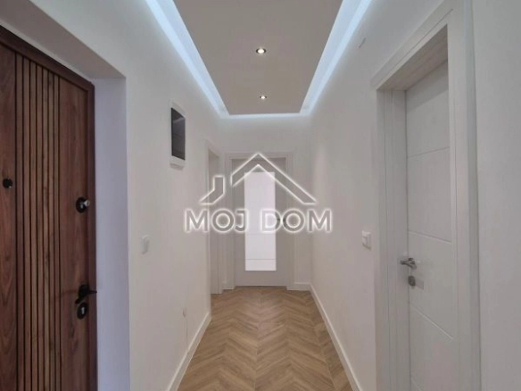 Izdavanje: Poslovni prostor 62 m² – Centar, Podgorica — fotografija 2