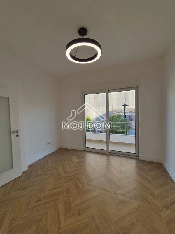 Poslovni-prostor-62-m²-u-centru-Podgorice-2 Izdavanje: Poslovni prostor 62 m² – Centar, Podgorica — fotografija 3