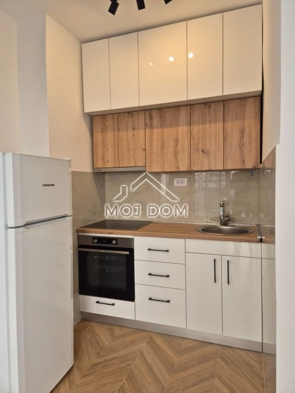 Poslovni-prostor-62-m²-u-centru-Podgorice-4 Izdavanje: Poslovni prostor 62 m² – Centar, Podgorica — fotografija 5