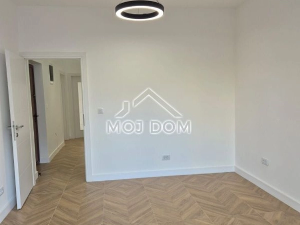 Izdavanje: Poslovni prostor 62 m² – Centar, Podgorica — fotografija 6