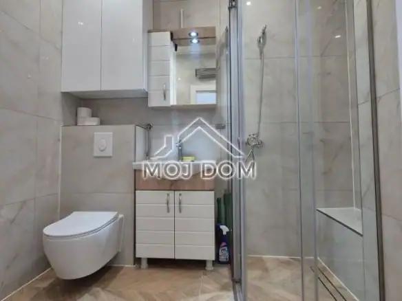 Izdavanje: Poslovni prostor 62 m² – Centar, Podgorica — fotografija 9