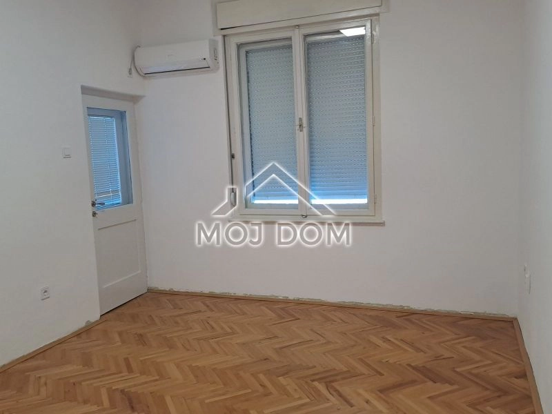 Poslovni-prostor-70-m²-u-centru-Podgorice-1 Izdavanje: Poslovni prostor 70 m² – Centar, Podgorica — fotografija 2