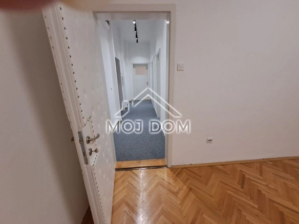Izdavanje: Poslovni prostor 70 m² – Centar, Podgorica — fotografija 4