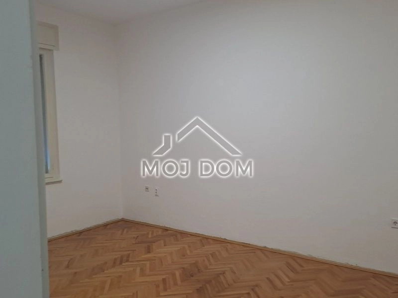 Poslovni-prostor-70-m²-u-centru-Podgorice-5 Izdavanje: Poslovni prostor 70 m² – Centar, Podgorica — fotografija 6