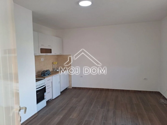 Izdavanje: Poslovni prostor 58 m² – Podgorica — fotografija 2