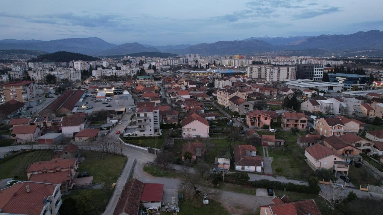 Urbanizovan-plac-993-m²-na-Zabjelu-Podgorica-1 Plac 993 m² – Zabjelo, Podgorica — fotografija 2