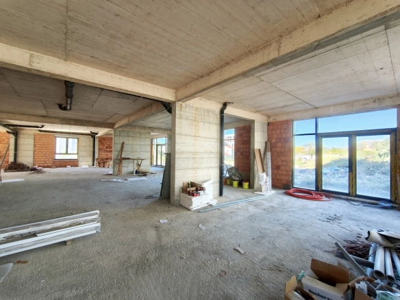 Poslovni prostor 318 m² u naselju Čeluge