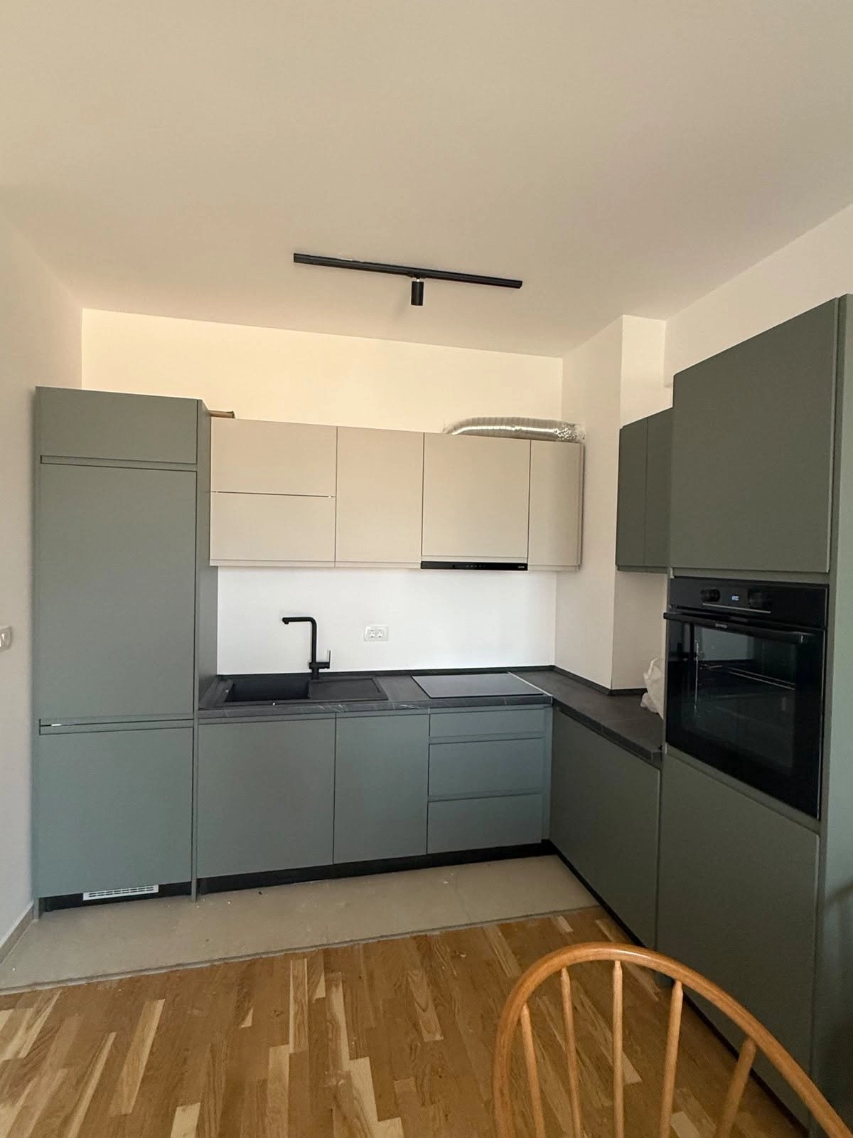 Dvosoban-stan-na-Starom-Aerodromu-Podgorica-2 Izdavanje: Dvosoban stan 64 m² – Stari aerodrom, Podgorica — fotografija 3
