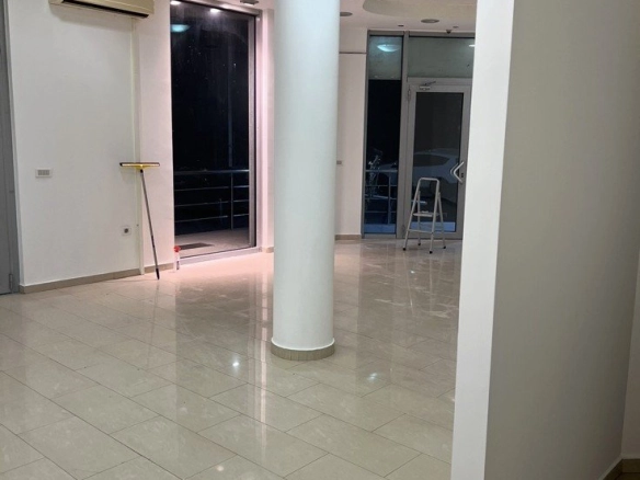 Izdavanje: Poslovni prostor 46 m² – Budva — fotografija 2