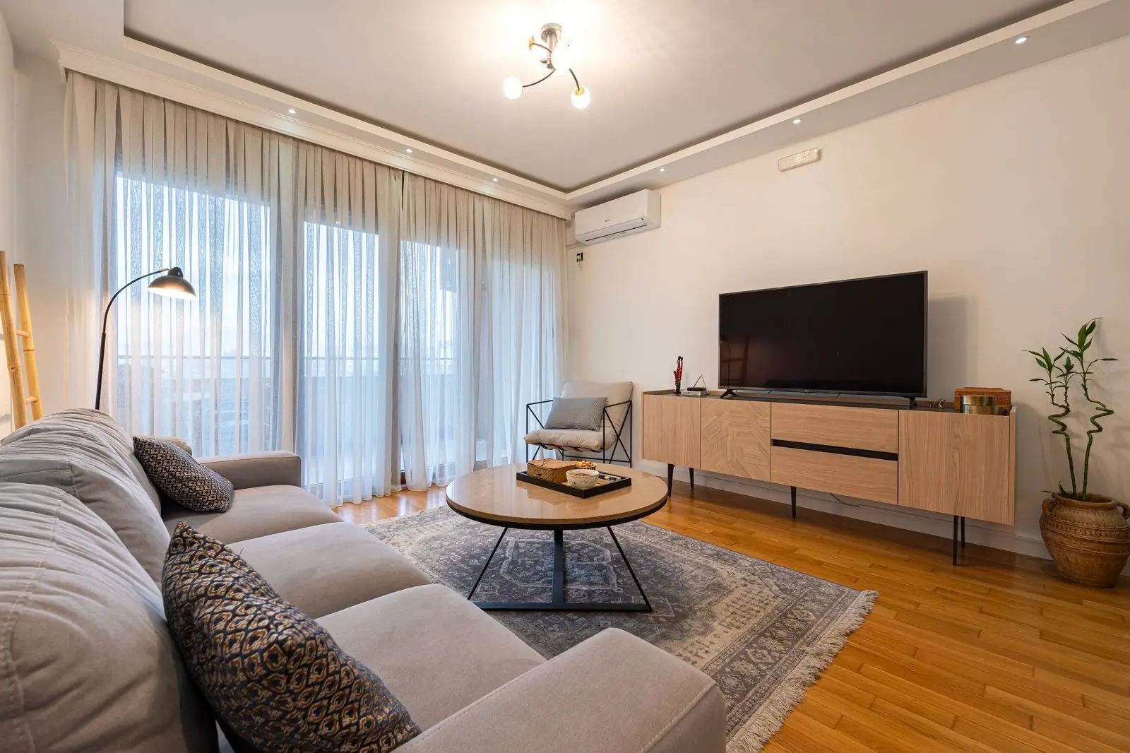 Trosoban-stan-kod-Krivog-mosta-Podgorica-1 Izdavanje: Trosoban stan – Krivi most, Podgorica — fotografija 2