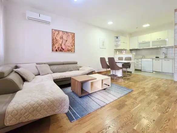 Izdavanje: Dvosoban stan 65 m² – City kvart, Podgorica — fotografija 2