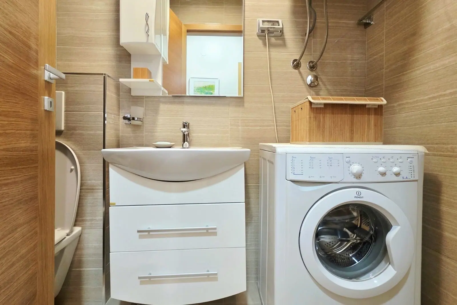 Dvosoban-stan-u-City-kvartu-Podgorica-10 Izdavanje: Dvosoban stan 65 m² – City kvart, Podgorica — fotografija 11