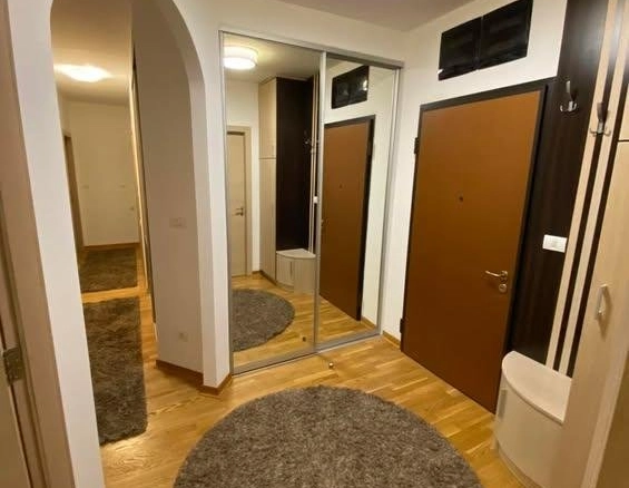 Izdavanje: Trosoban stan – City kvart, Podgorica — fotografija 10