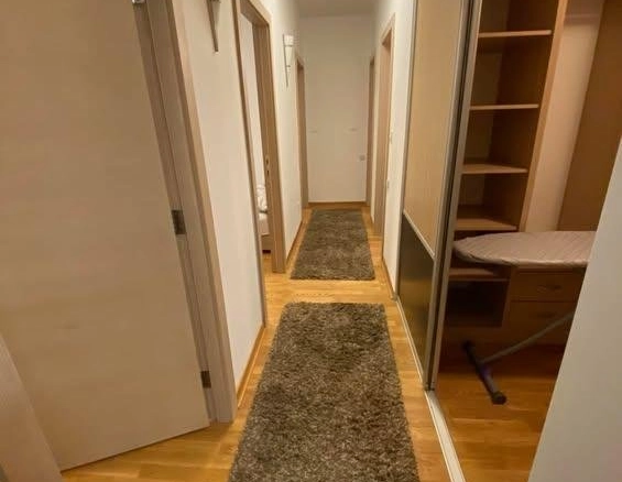 Izdavanje: Trosoban stan – City kvart, Podgorica — fotografija 11