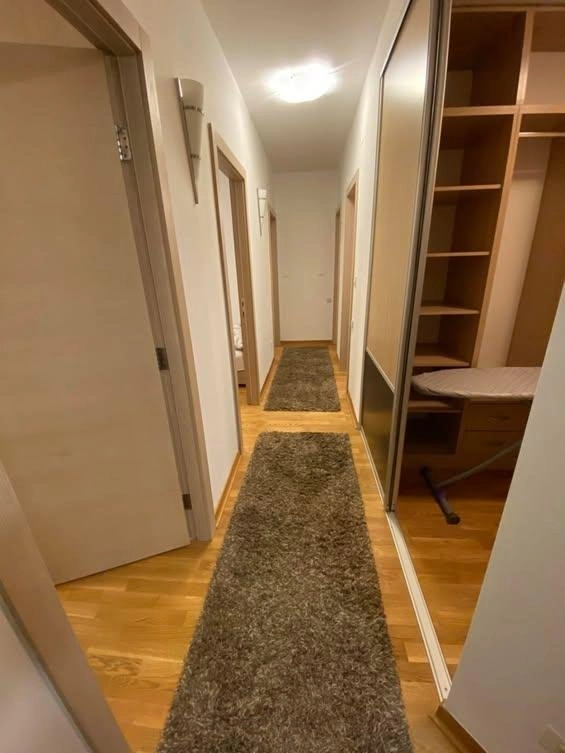 Izdavanje: Trosoban stan – City kvart, Podgorica — fotografija 11