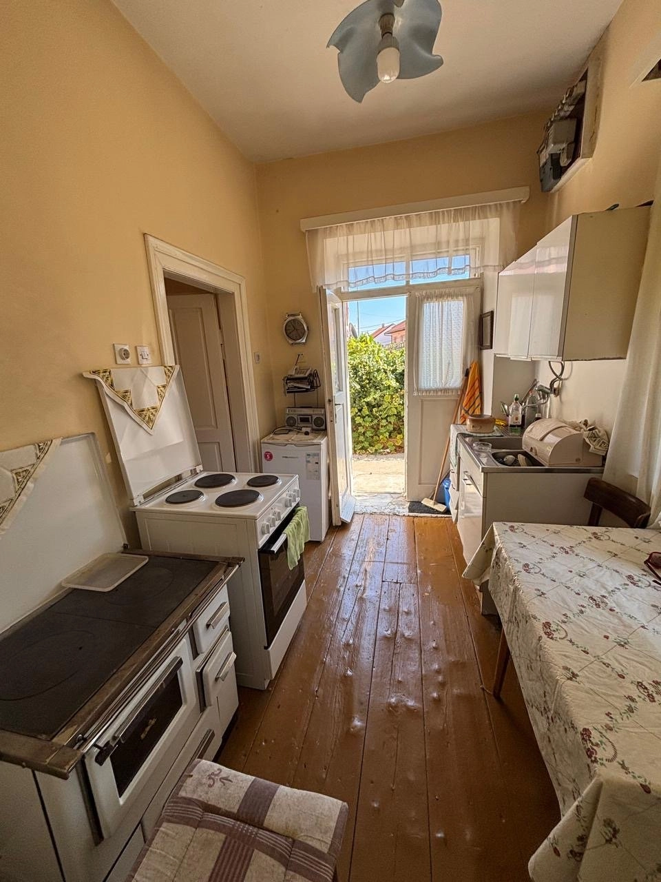 Prizemna-kuca-sa-potkrovljem-Bogdanov-kraj-Cetinje-2 Kuća 70 m² – Cetinje — fotografija 3