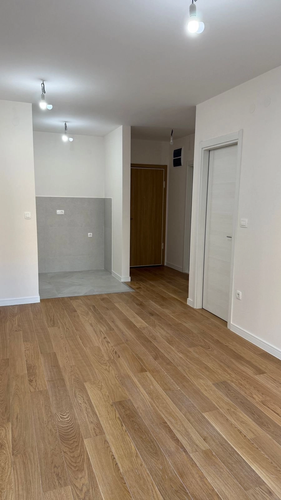 Jednosoban-stan-u-Central-pointu-Podgorica-5 Izdavanje: Jednosoban stan 40 m² – Podgorica — fotografija 6