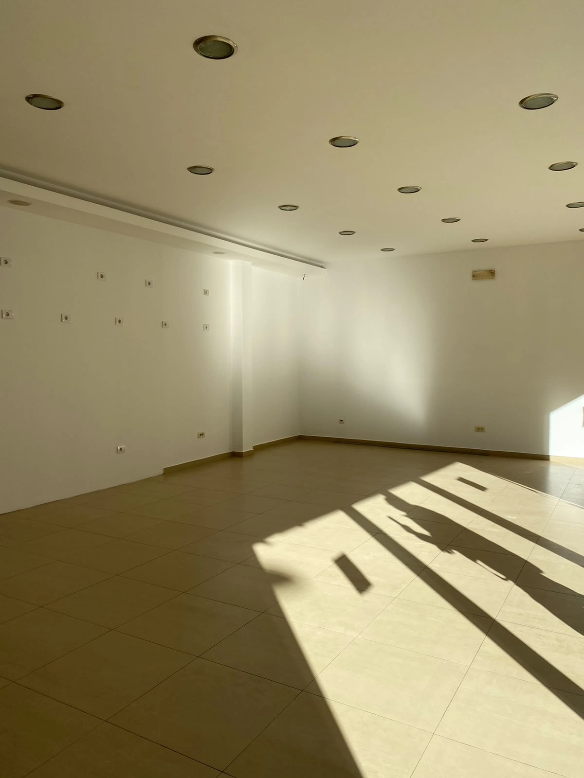 Izdavanje: Poslovni prostor 145 m² – City kvart, Podgorica — fotografija 4