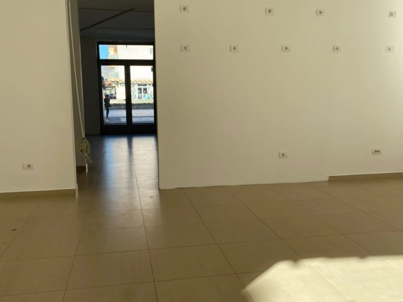 Izdavanje: Poslovni prostor 145 m² – City kvart, Podgorica — fotografija 6