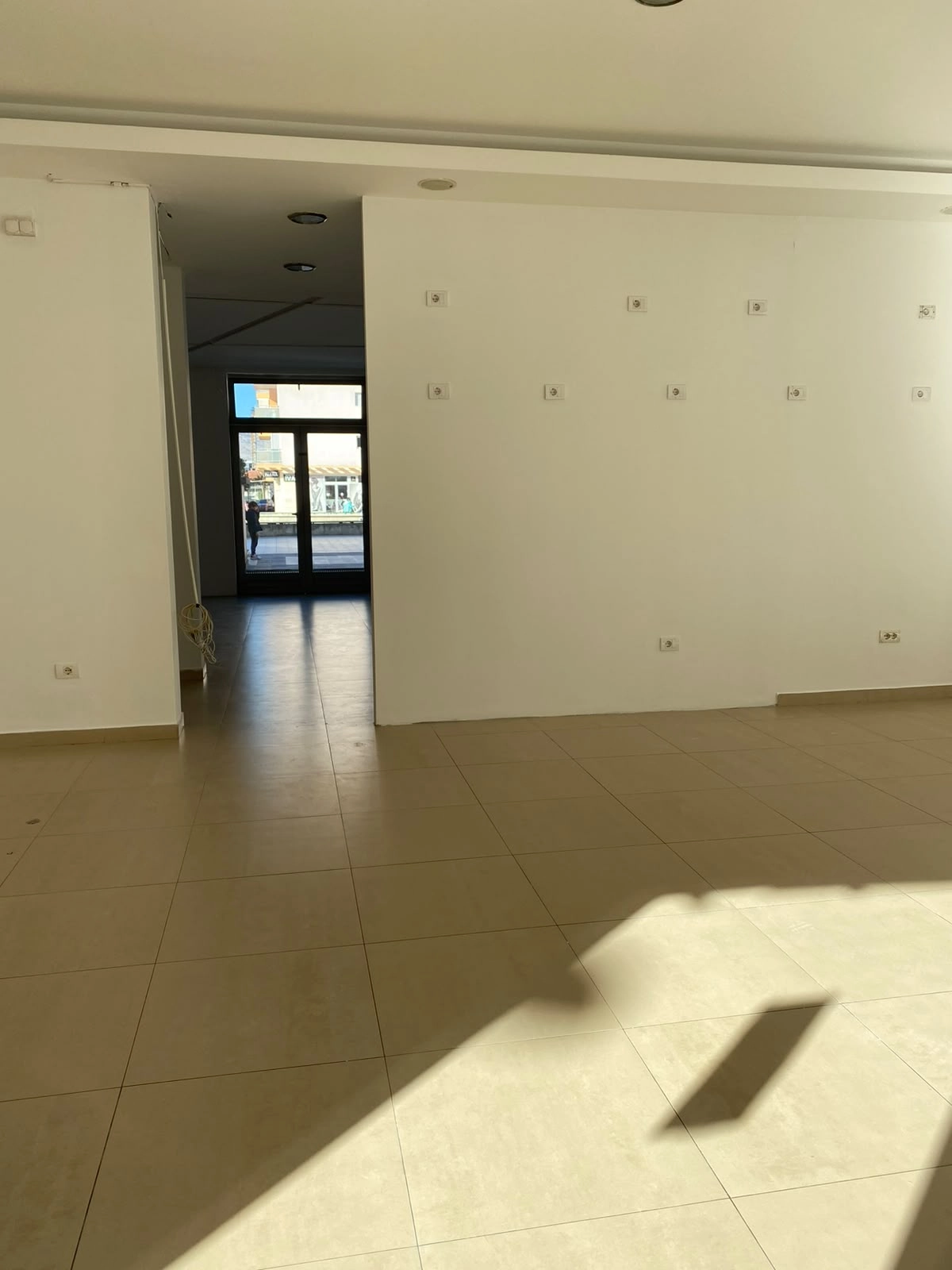Izdavanje: Poslovni prostor 145 m² – City kvart, Podgorica — fotografija 6