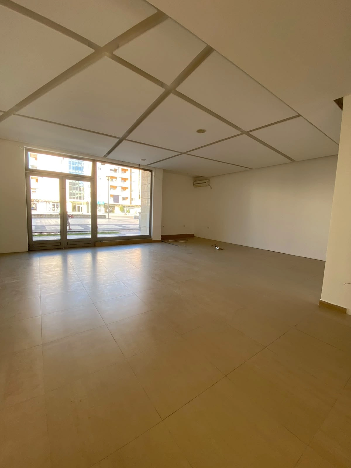 Izdavanje: Poslovni prostor 145 m² – City kvart, Podgorica — fotografija 7