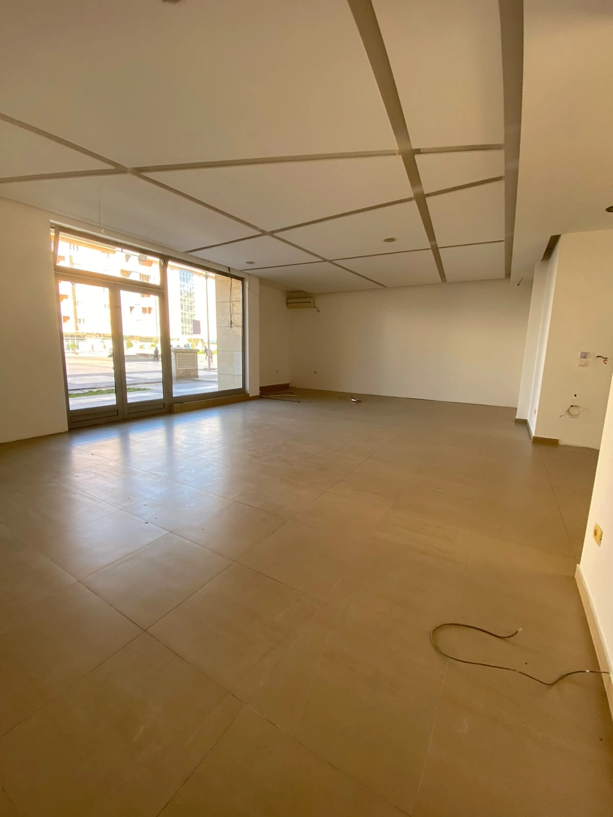 Izdavanje: Poslovni prostor 145 m² – City kvart, Podgorica — fotografija 8