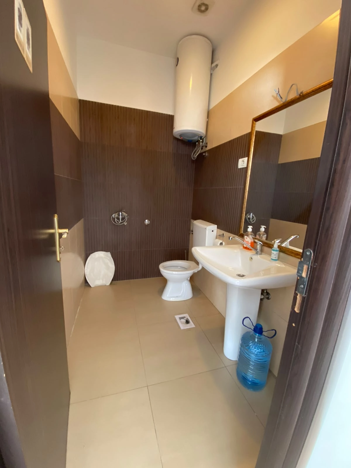 Izdavanje: Poslovni prostor 145 m² – City kvart, Podgorica — fotografija 9