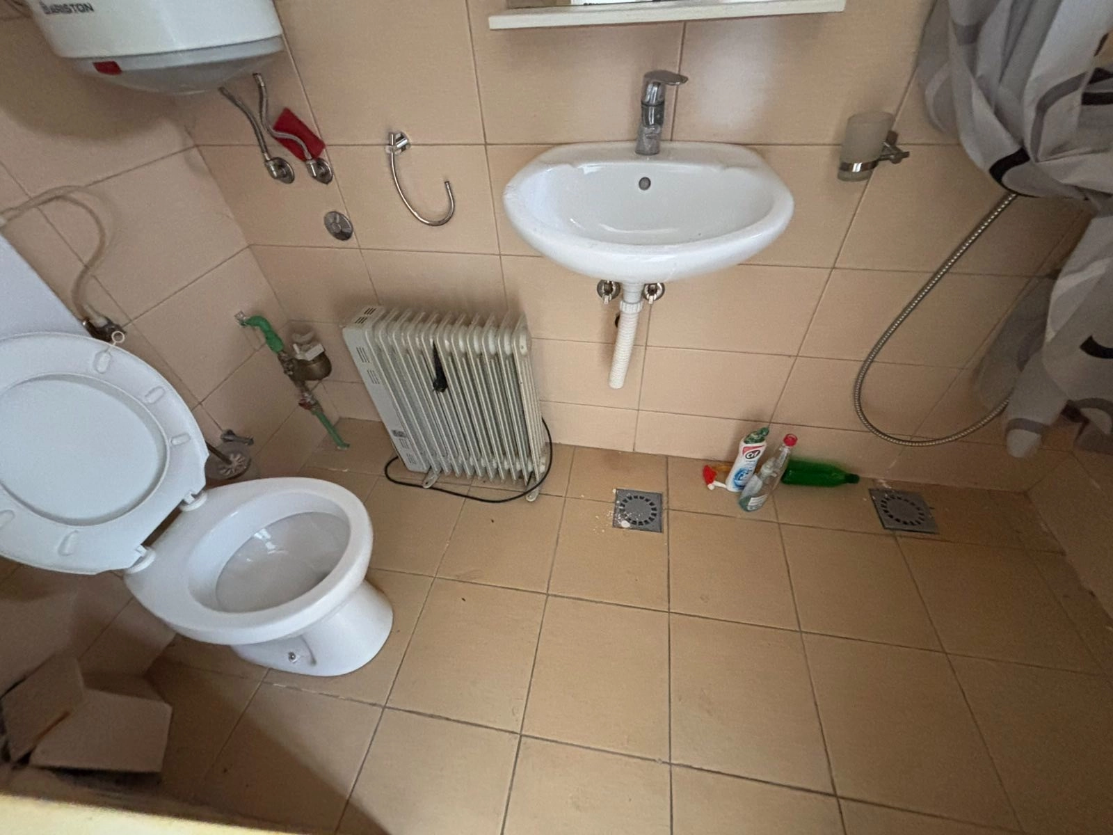 Kuca-u-nizu-u-Bajovoj-ulici-centar-Cetinja-5 Kuća 48 m² – Cetinje — fotografija 6
