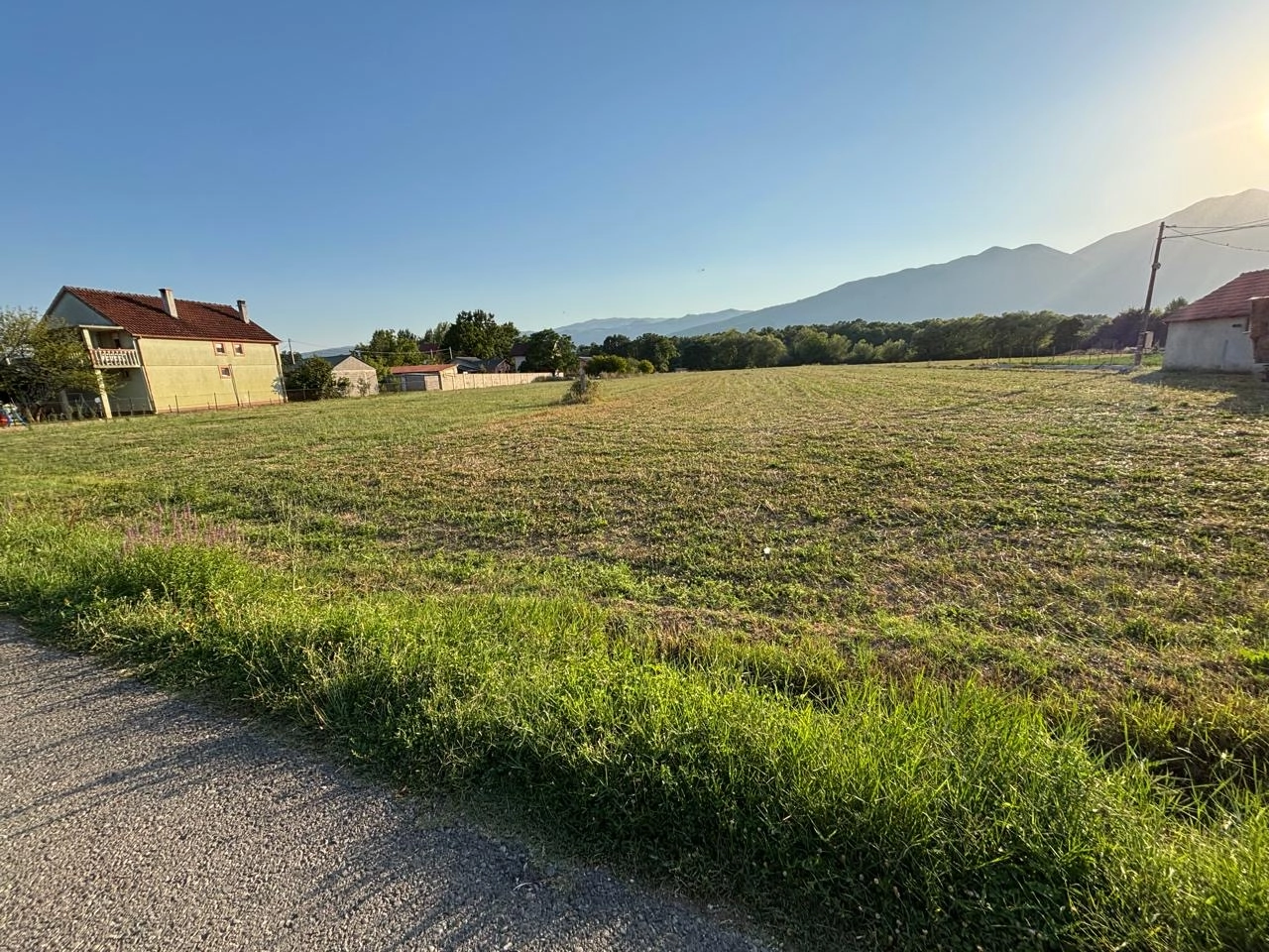 Plac-od-2184-m²-u-mjestu-Jastrebu-–-Lazine-Danilovgrad-5 Plac 2.184 m² – Danilovgrad — fotografija 6