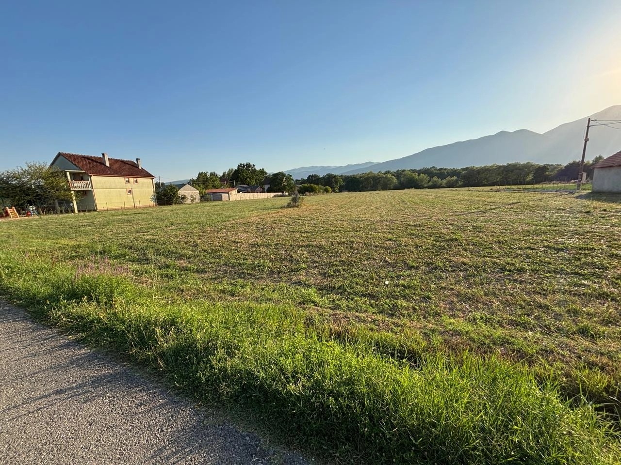 Plac-od-2184-m²-u-mjestu-Jastrebu-–-Lazine-Danilovgrad-7 Plac 2.184 m² – Danilovgrad — fotografija 8