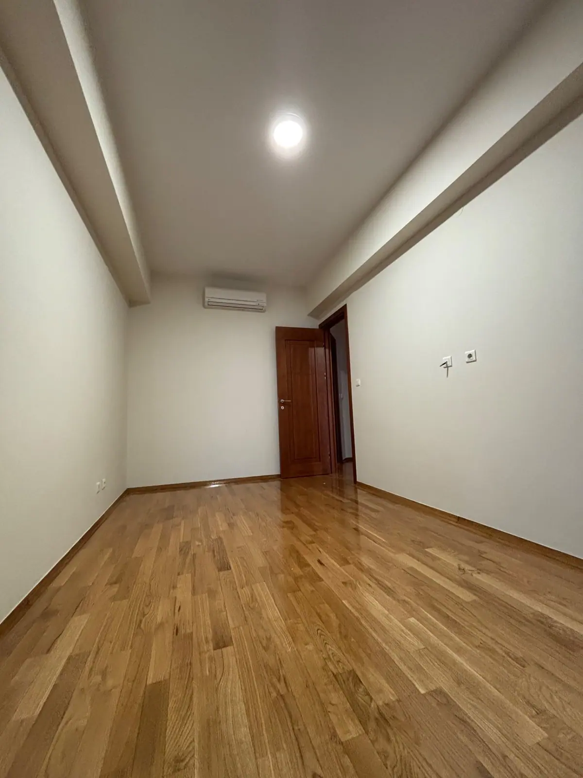 Izdavanje: Dvosoban stan 100 m² – Centar, Podgorica — fotografija 6