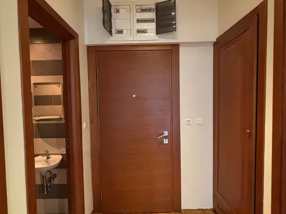 Izdavanje: Dvosoban stan 100 m² – Centar, Podgorica — fotografija 7