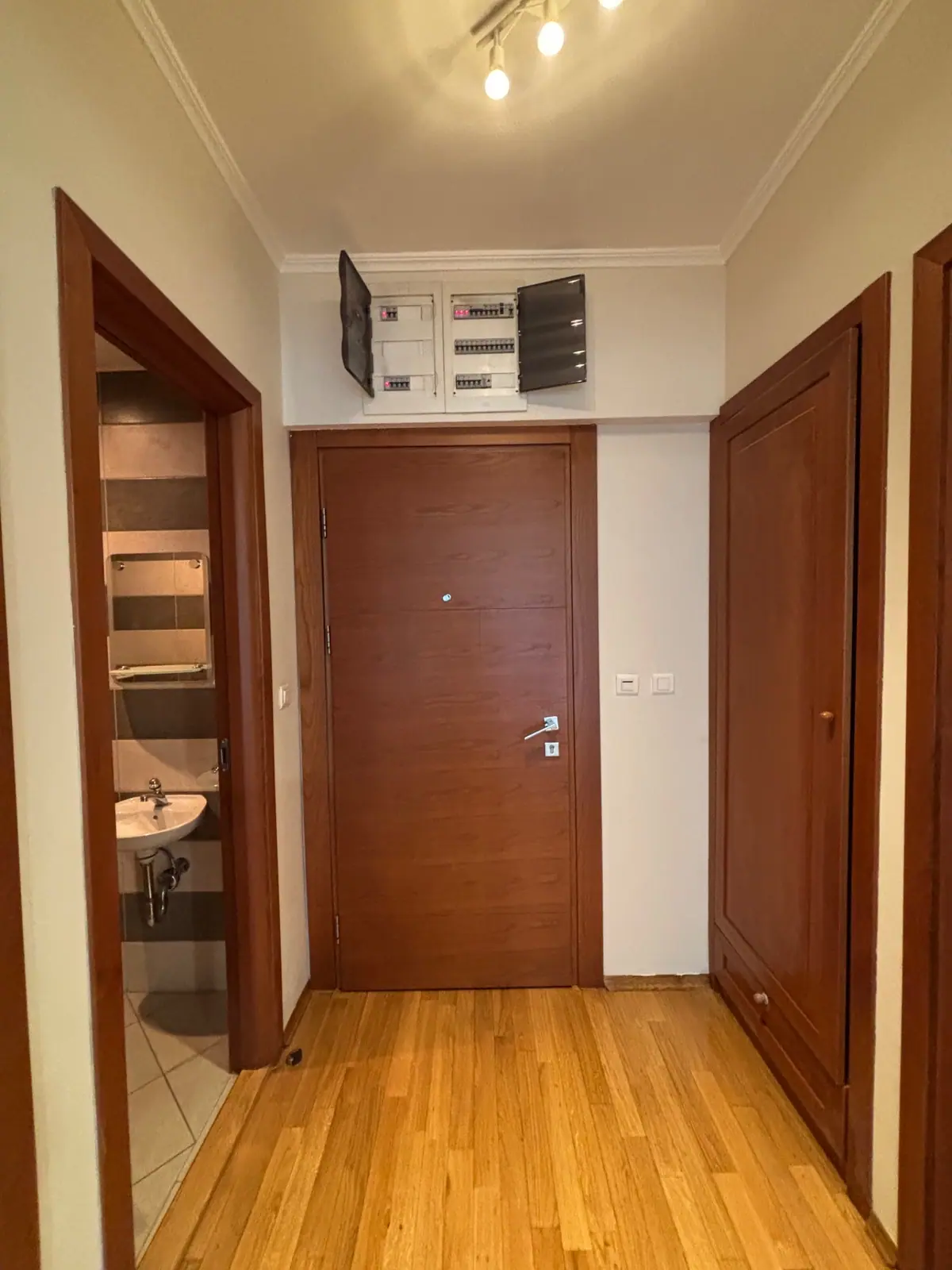 Izdavanje: Dvosoban stan 100 m² – Centar, Podgorica — fotografija 7