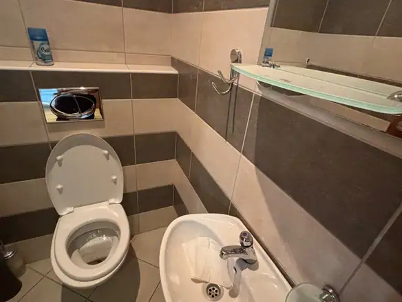 Izdavanje: Dvosoban stan 100 m² – Centar, Podgorica — fotografija 12