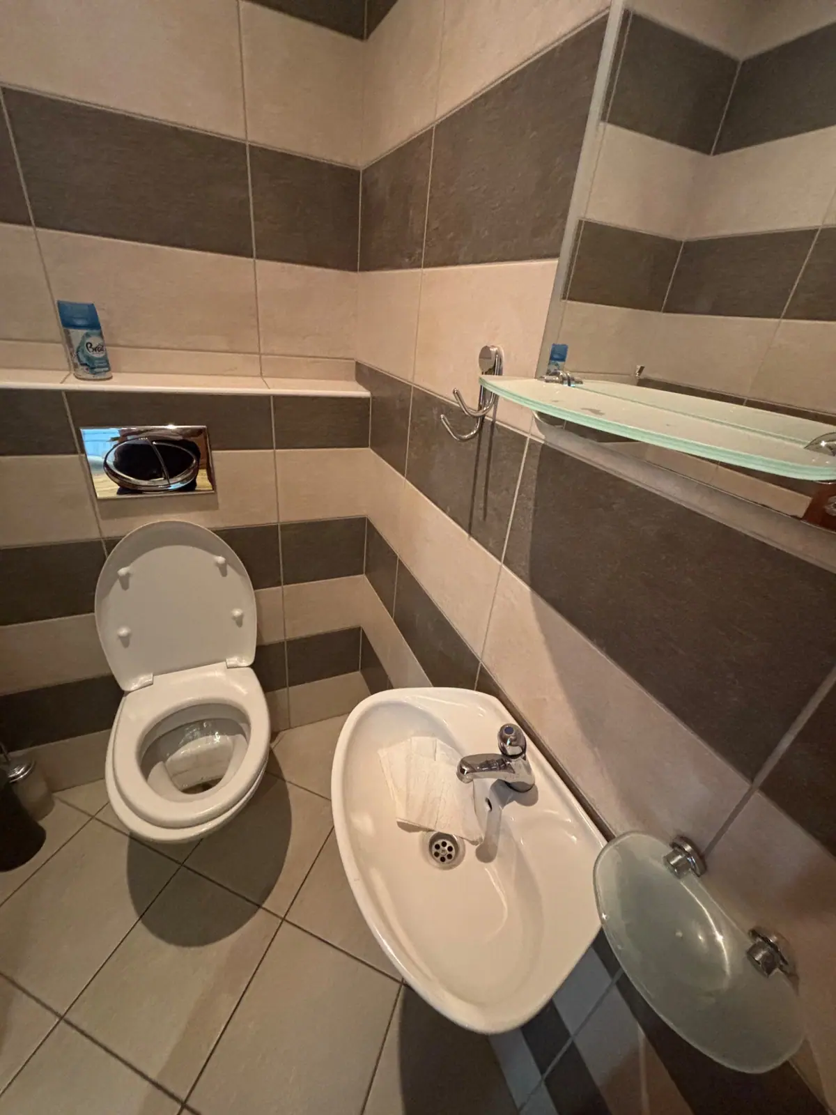 Izdavanje: Dvosoban stan 100 m² – Centar, Podgorica — fotografija 12