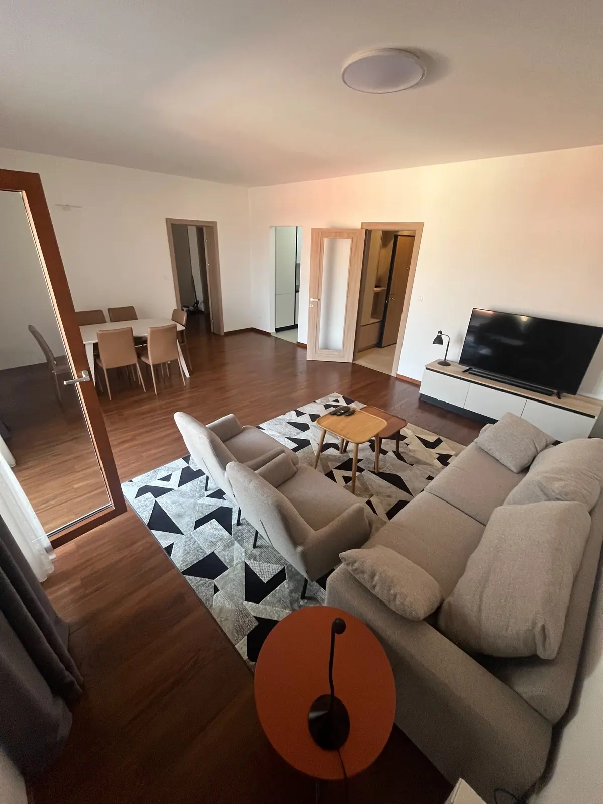 Cetvorosoban-duplex-stan-u-Master-kvartu-Podgorica-1 Izdavanje: Četvorosoban stan – Master kvart, Podgorica — fotografija 2