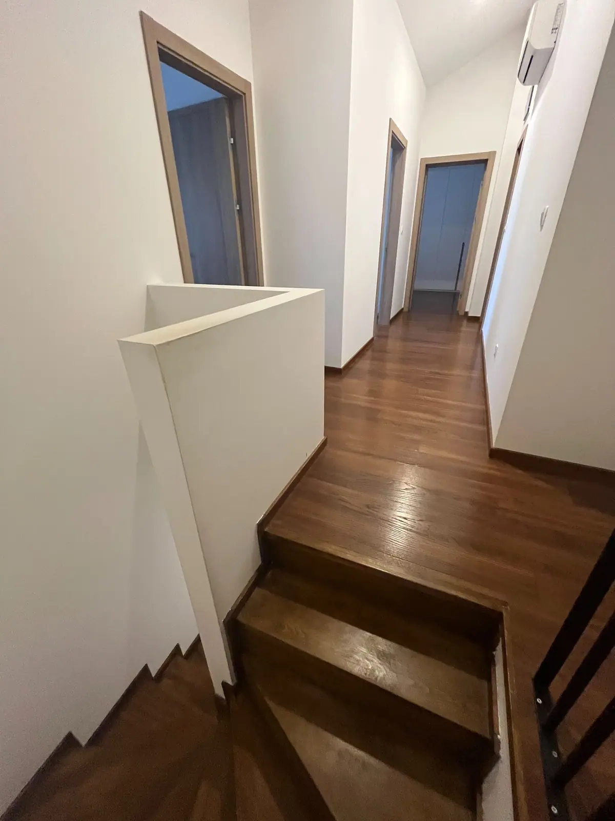 Cetvorosoban-duplex-stan-u-Master-kvartu-Podgorica-15 Izdavanje: Četvorosoban stan – Master kvart, Podgorica — fotografija 16