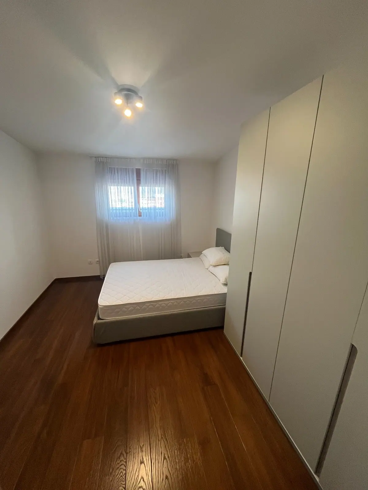 Cetvorosoban-duplex-stan-u-Master-kvartu-Podgorica-16 Izdavanje: Četvorosoban stan – Master kvart, Podgorica — fotografija 17