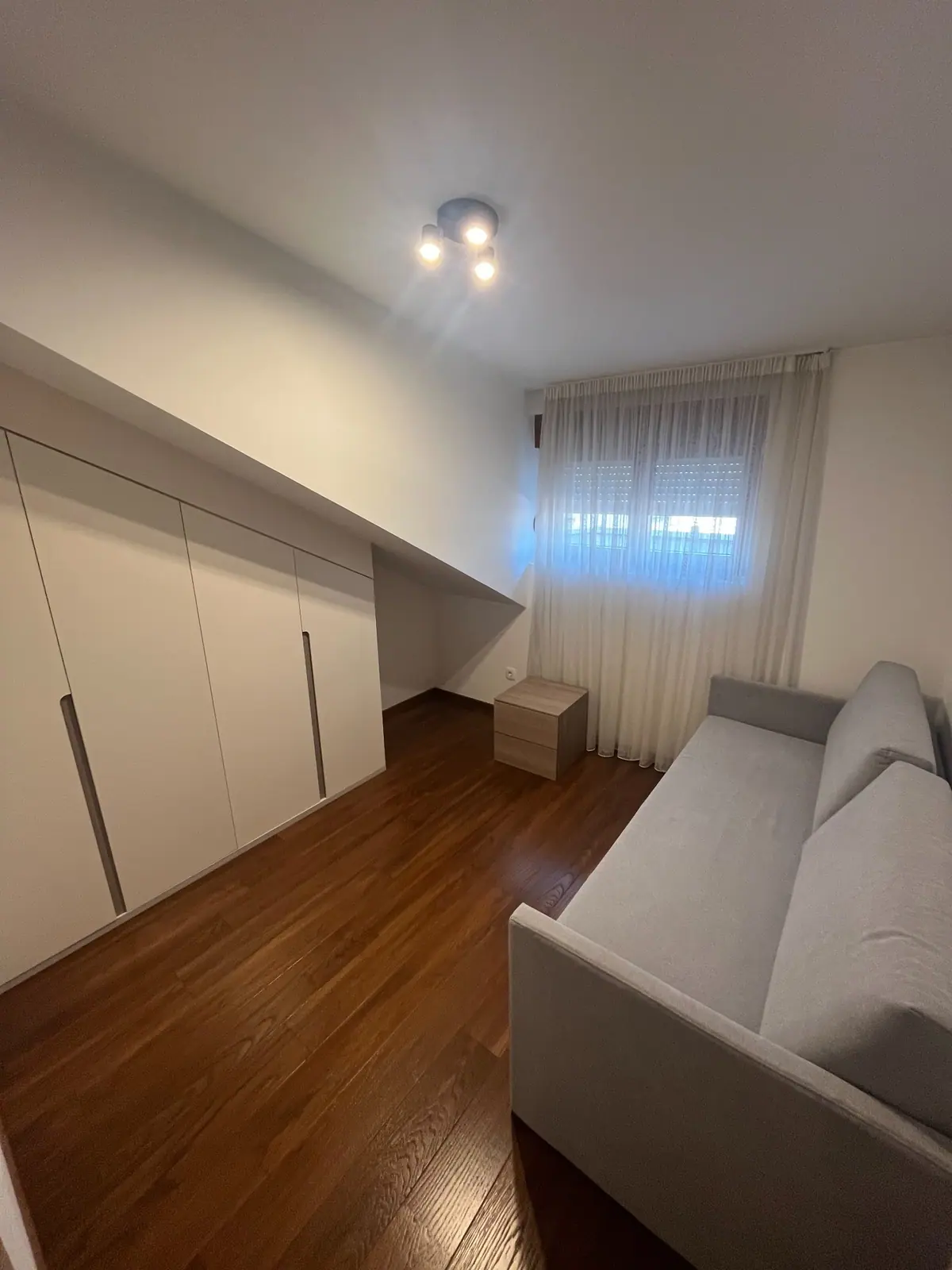 Cetvorosoban-duplex-stan-u-Master-kvartu-Podgorica-18 Izdavanje: Četvorosoban stan – Master kvart, Podgorica — fotografija 19